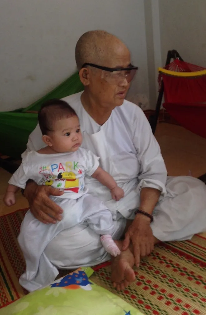 Cháu Duy được trả lại nhà chùa an toàn. Nhập mô tả cho ảnh