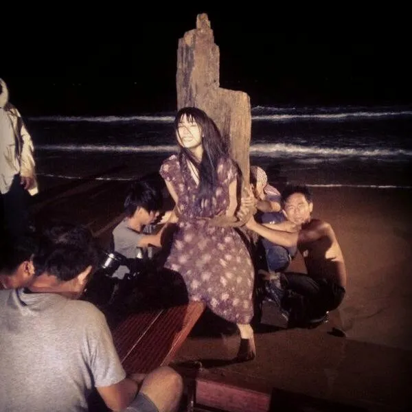 Bên cạnh việc đóng phim, Ngân Khánh âm thầm chuẩn bị cho một MV âm nhạc mới hứa hẹn ra mắt khán giả trong thời gian sắp tới. Nhập mô tả cho ảnh