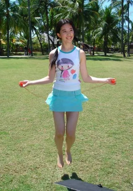 Lộ thêm nhiều ảnh độc thời nhỏ của Lưu Diệc Phi và mẹ ảnh 10