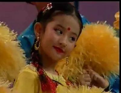 Lộ thêm nhiều ảnh độc thời nhỏ của Lưu Diệc Phi và mẹ ảnh 7