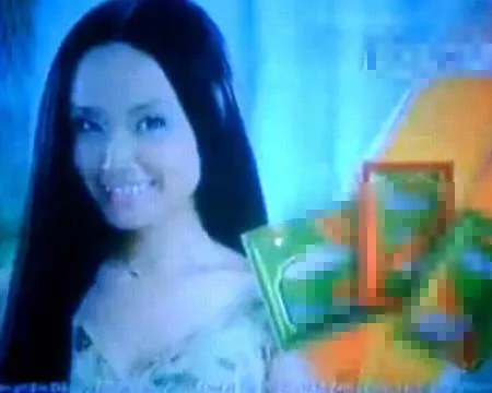 Hoa hậu Việt Nam Mai Phương Thúy là một gương mặt quảng cáo sáng giá. Tuy nhiên, cô từng mắc sai lầm khi tham gia chiến dịch quảng cáo của một thương hiệu dầu gội đầu. Trong clip quảng cáo này, Mai Phương Thúy đóng vai cô gái có mái tóc óng mượt theo bạn trai về gặp gia đình. Nhưng trước câu hỏi của mẹ chàng trai: “Cháu duỗi tóc ở tiệm à?”, cô gái xinh đẹp đáp cụt lủn: : “À không, chỉ là ... thôi!”. Hoa hậu Việt Nam Mai Phương Thúy là một gương mặt quảng cáo sáng giá. Tuy nhiên, cô từng mắc sai lầm khi tham gia chiến dịch quảng cáo của một thương hiệu dầu gội đầu. Trong clip quảng cáo này, Mai Phương Thúy đóng vai cô gái có mái tóc óng mượt theo bạn trai về gặp gia đình. Nhưng trước câu hỏi của mẹ chàng trai: “Cháu duỗi tóc ở tiệm à?”, cô gái xinh đẹp đáp cụt lủn: : “À không, chỉ là ... thôi!”.