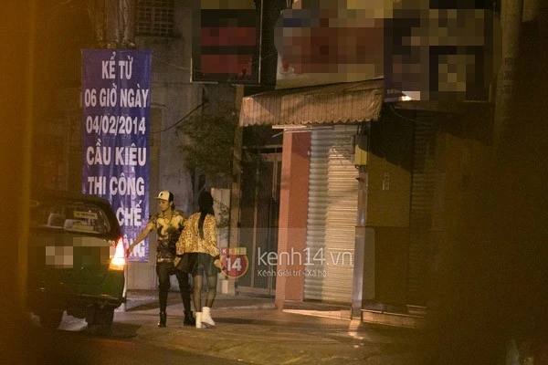 Chi Pu và Gil Lê tình cảm với nhau ngay trước cửa nhà Gil Lê.