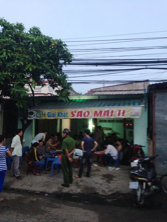 Cá độ trận Uruguay - Anh, 28 con bạc bị bắt ảnh 1 Hiện trường vụ bắt giữ cá độ bóng đá