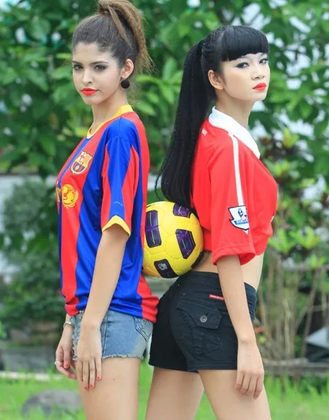 Trong khi đó, chân dài gốc Tây Ban Nha - Andrea Aybar - lại là fan cuồng nhiệt của CLB Barca. Nhập mô tả cho ảnh