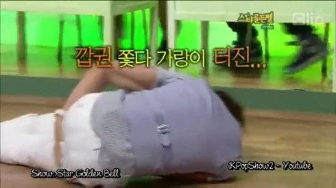 10 sự cố đỏ mặt của sao nam Kpop