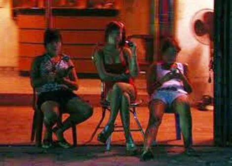 Cụ bà 72 tuổi môi giới mại dâm để trả nợ cờ bạc