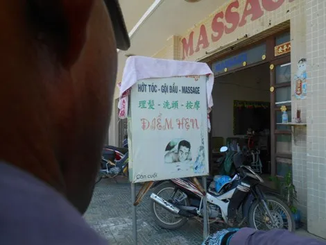 Tiệm massage có gái dịch vụ tại cụm sòng bài Bavet. Gái sang chảnh bán dâm ở sòng bài biên giới