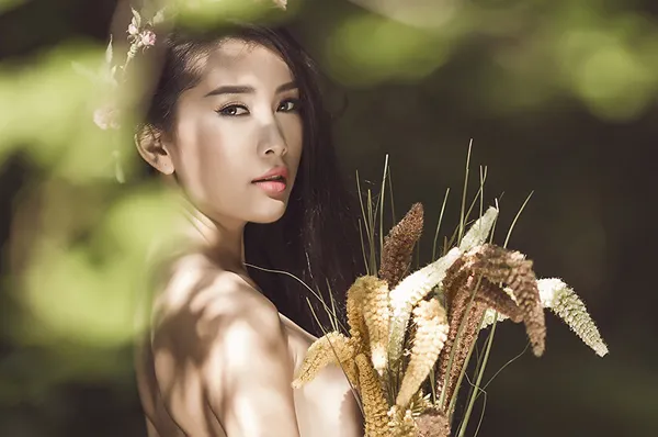 Lan Hương táo bạo bán nude ảnh 9 Lan Hương táo bạo bán nude ảnh 9