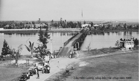 Cầu Hiền Lương năm 1966 (ảnh tư liệu)
