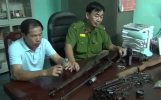 Tang vật thu được khi khám xét nhà kho của Châu.