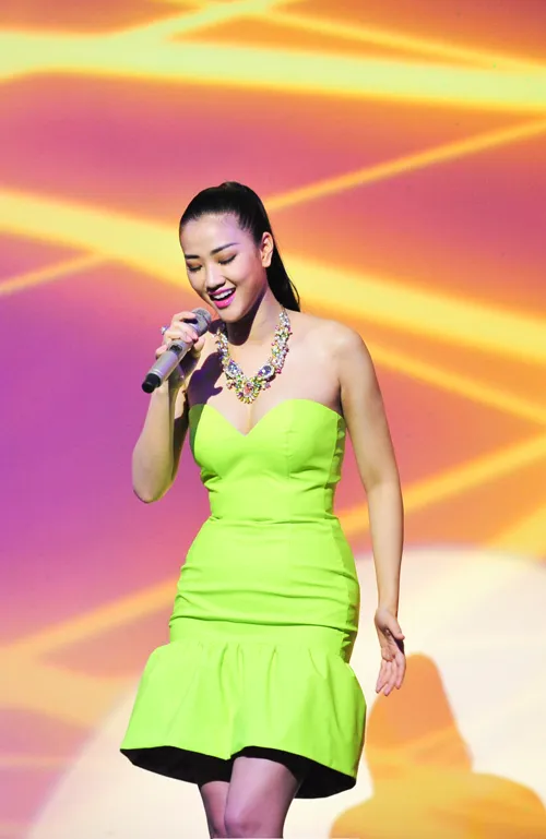 Maya tạm ngưng hoạt động vì có bầu ảnh 2