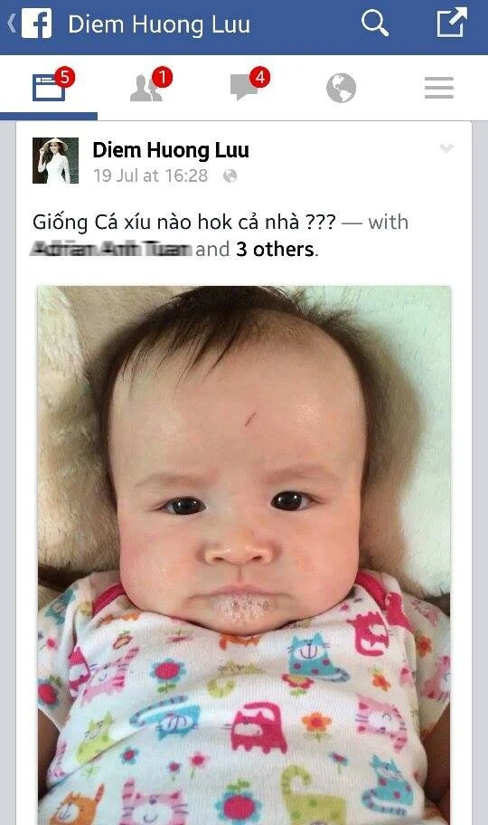 Người đẹp sinh năm 1990 cũng khiến nhiều người tò mò và đặt ra nghi vấn khi thường xuyên đăng tải những bức hình trẻ em dễ thương trên trang cá nhân. Bên cạnh đó, cô dành sự quan tâm tới chuyện sinh nở: 