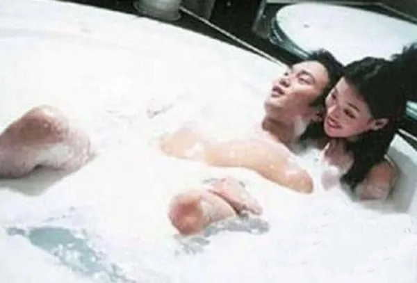 Trương Trí Lâm và Thư Kỳ trong phim Tuyệt sắc thần thâu.