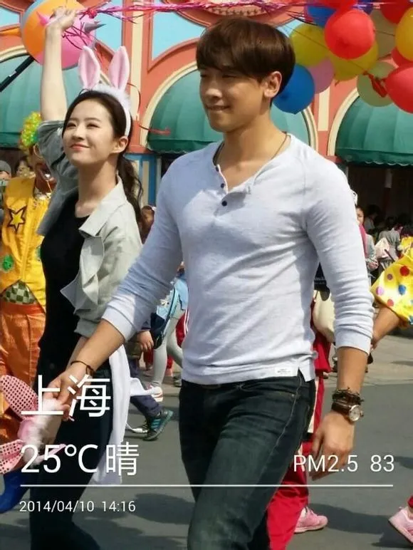 Dàn người tình màn ảnh điển trai của Lưu Diệc Phi