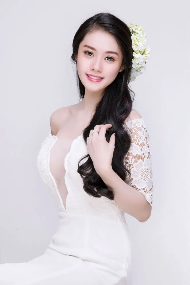 Linh Chi lấy lại vẻ trong sáng sau loạt ảnh gợi cảm ảnh 6 a