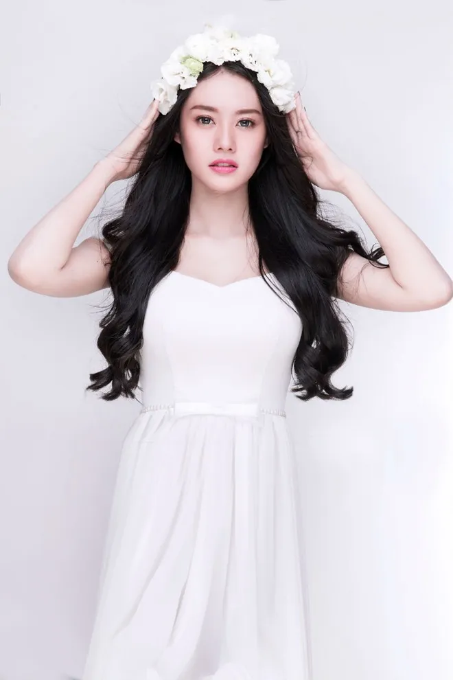 Linh Chi lấy lại vẻ trong sáng sau loạt ảnh gợi cảm ảnh 2 a