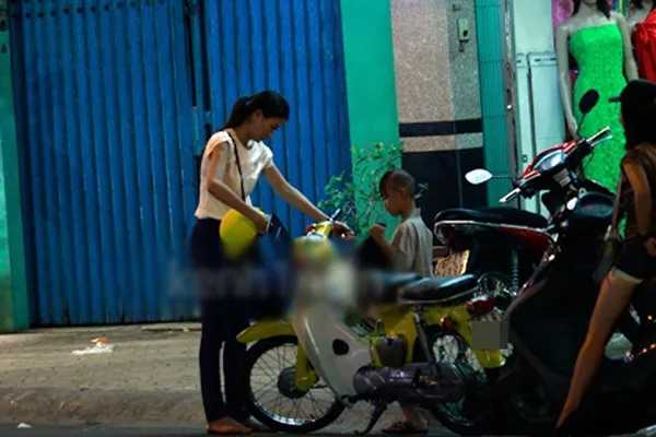 Chiếc xe này luôn gắn bó với Trang Trần trong các hoạt động thiện nguyện trên đường phố. Trang Trần cho biết cô rất ngại đi taxi vì cô cảm thấy quá hoang phí. Những chiếc xe máy độc có giá mềm của sao Việt