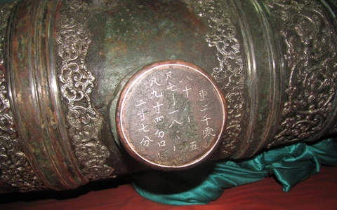 khẩu thần công, bảo tàng, lăn lóc, suýt bị bán, sang TQ, Hà Tĩnh