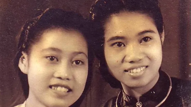 Hai người con hoạt động cách mạng Dương Thị Ngân (phải) và Dương Thị Thoa của giáo sư Dương Quảng Hàm - Ảnh: tư liệu gia đình