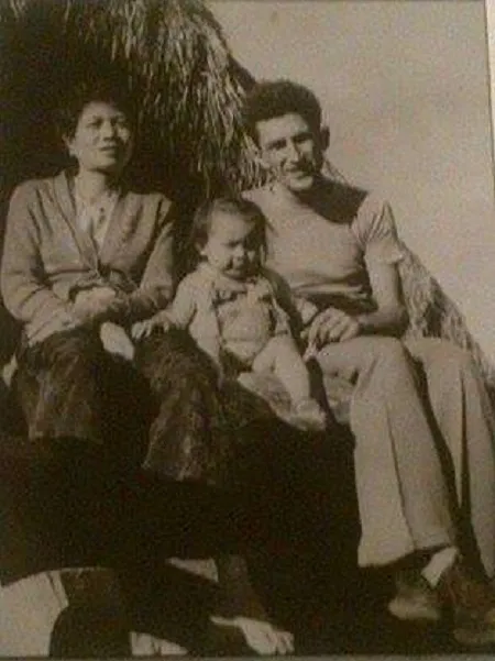 Tác giả cùng vợ con