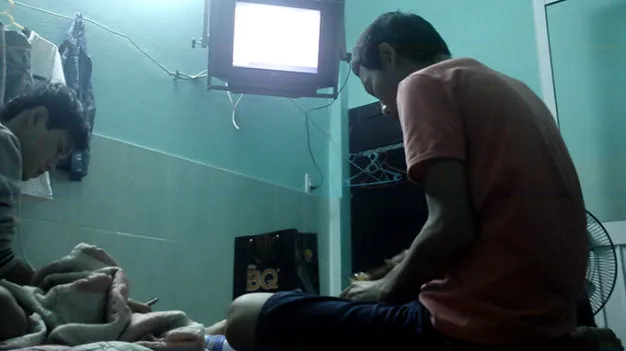 Địa chỉ 83 Nguyễn Sinh Cung (TP Huế) được xem là “trụ sở” hoạt động chính của đường dây buôn thận, đồng thời là nơi “tập kết” nhiều thanh niên ở các tỉnh thành đã bán thận và đang đợi bán thậnẢnh: Đức Phú - Hoàng Lộc cắt từ clip điều tra