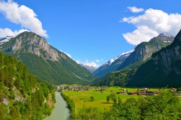 Thung lũng Hasli, nơi có "báu vật thiên nhiên" Gorge Aare - Ảnh: wordpress Thung lũng Hasli, nơi có "báu vật thiên nhiên" Gorge Aare - Ảnh: wordpress