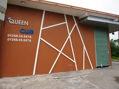 Quán Queen Club xảy ra vụ ngạt khí khiến 12 người thương vong.