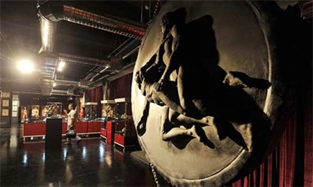 Một trong số những hình ảnh nhạy cảm trong bảo tàng sex ở Paris