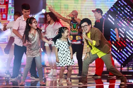 Giám khảo Phương Uyên cùng các bé Đồ Rê Mí đầy máu lửa với ca khúc “Cuộc sống vẫy chào”