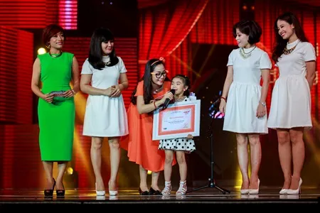 Giải Bé đáng yêu nhất thuộc về cô bé 5 tuổi rưỡi