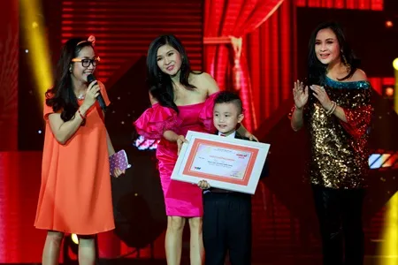 Và giải Triển vọng thuộc về hot boy nhí Tuấn Ngọc.