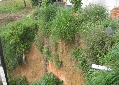 Dân kiện công ty vì 'hố tử thần'