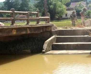 Đoạn kênh nơi phát hiện thi thể bà Tịnh. Ảnh: Tập Lê. Đoạn kênh nơi phát hiện thi thể bà Tịnh. Ảnh: Tập Lê.