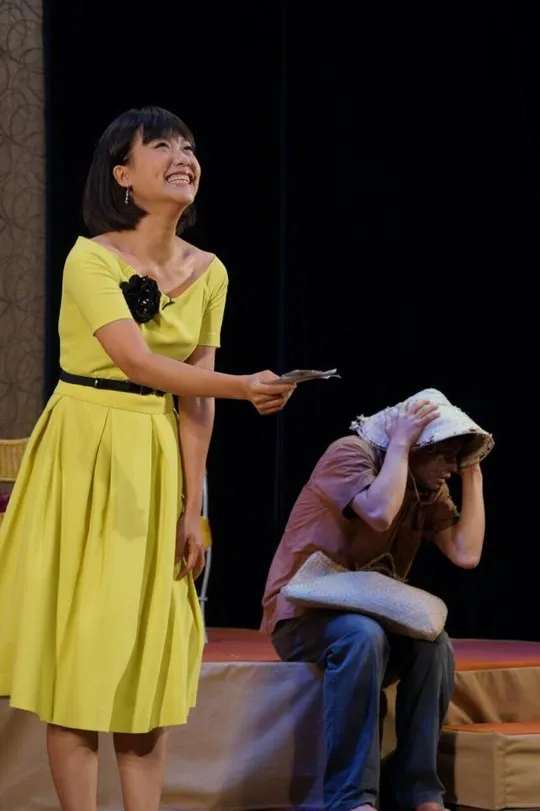 Chị cùng Qúy Bình trong vở Sông dài, vở diễn được yêu thích tại SK Hoàng Thái Thanh