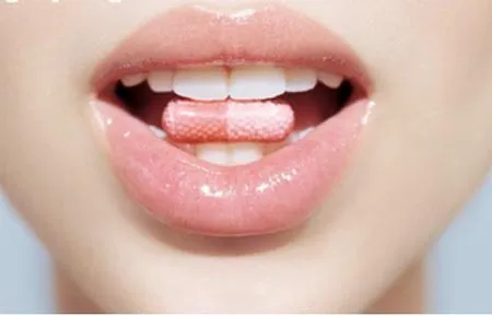 Uống thuốc không đúng cách có thể gây viêm thực quản (ảnh minh họa)