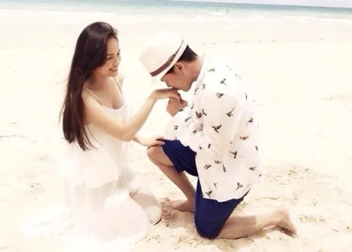 Những màn cầu hôn bất ngờ và ấn tượng của sao Việt ảnh 2 4-4-5007-1413276333.jpg