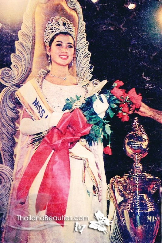 Thời điểm Apasra Hongsakula đăng quang Hoa hậu Hoàn Vũ