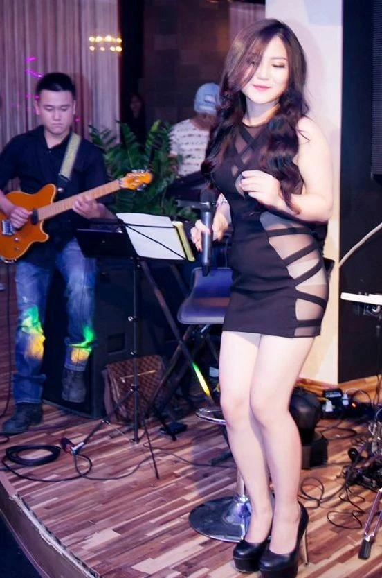 Những sao nữ mặc ngắn và hở nhất làng Vpop