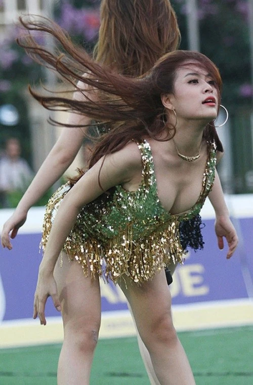 Những sao nữ mặc ngắn và hở nhất làng Vpop