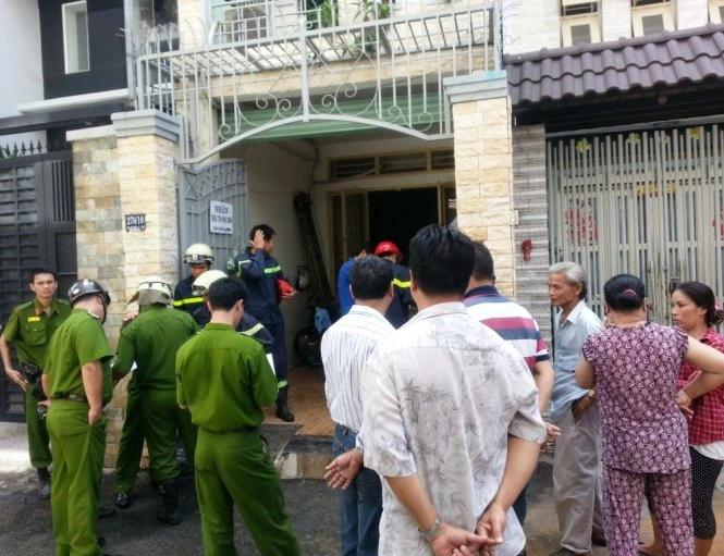 Lực lượng chức năng có mặt khám nghiệm, điều tra vụ việc - Ảnh : Đại Việt