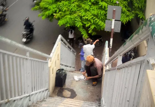 Công khai chích ma túy