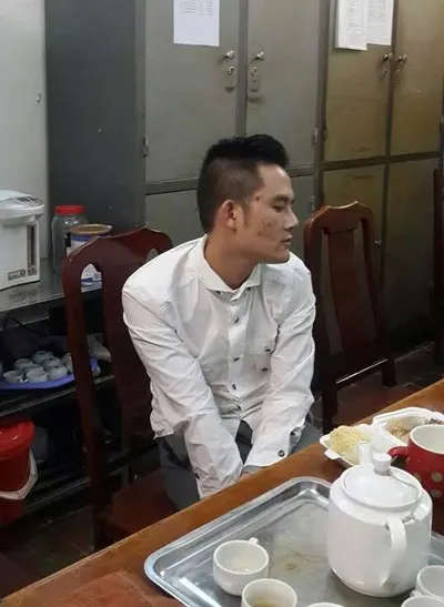 Tú ông Hoàng mẫu