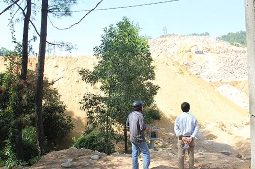 Vụ khai thác đá nguy cơ lấp hồ thủy lợi: Yêu cầu DN khắc phục ảnh 1