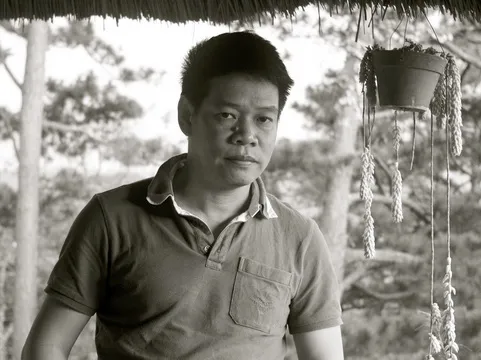 Nhạc sĩ thì nên lui vào bóng tối ảnh 1