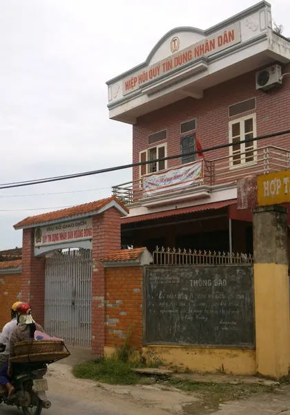 Trụ sở Quỹ tín dụng Hoằng Đồng, nơi ông Nha mắc sai phạm trong thời gianđiều hành. Ảnh:Lê Hoàng. Tru-so-9679-1415358482.jpg