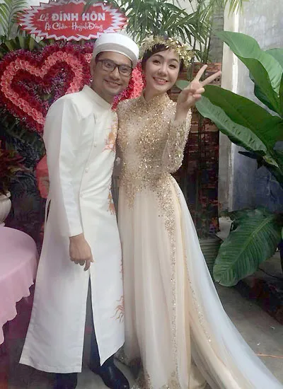 Lễ ăn hỏi của đôi diễn viên được tổ chức trang trọng tại quê nhà người đẹp.