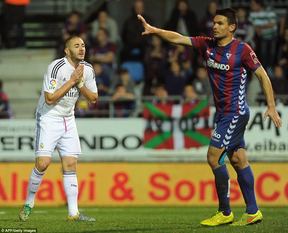 Benzema cũng để lại dấu ấn với một bàn thắng