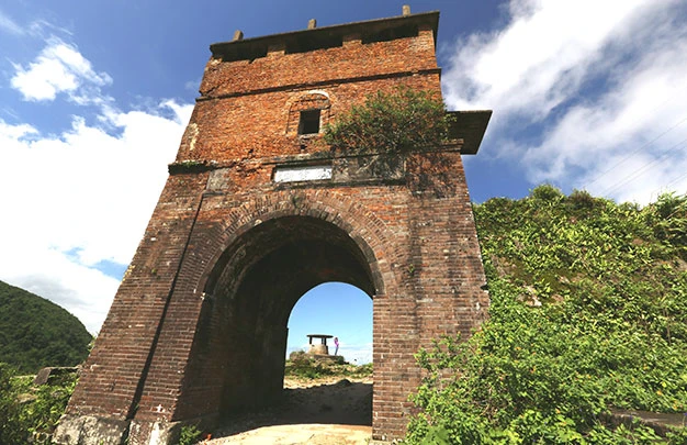 Hải Vân quan, cổng Đà Nẵng - Ảnh: Q.V.