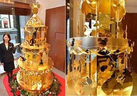 Cây thông đắt giá nhất thế giới với 43 kg vàng ròng