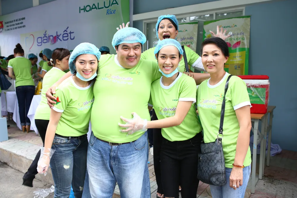 Nghệ sĩ Việt hết lòng vì bệnh nhân nghèo ảnh 5 Nghệ sĩ Việt hết lòng vì bệnh nhân nghèo ảnh 5